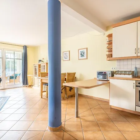 Ferienwohnung-2-kranich-villa-vogelsang-in-binz-3-raum-parkplatz-wlan-wintergarten-terrasse Apartment