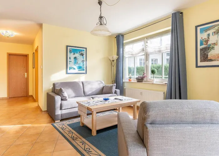 Ferienwohnung-2-kranich-villa-vogelsang-in-binz-3-raum-parkplatz-wlan-wintergarten-terrasse Apartament Binz